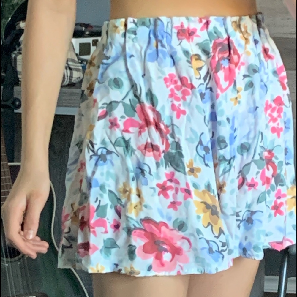 BEAUTIFUL FLORAL SKIRT